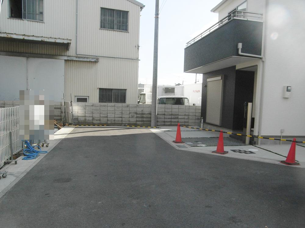 Local photos, including front road. Local (10 May 2013) Shooting