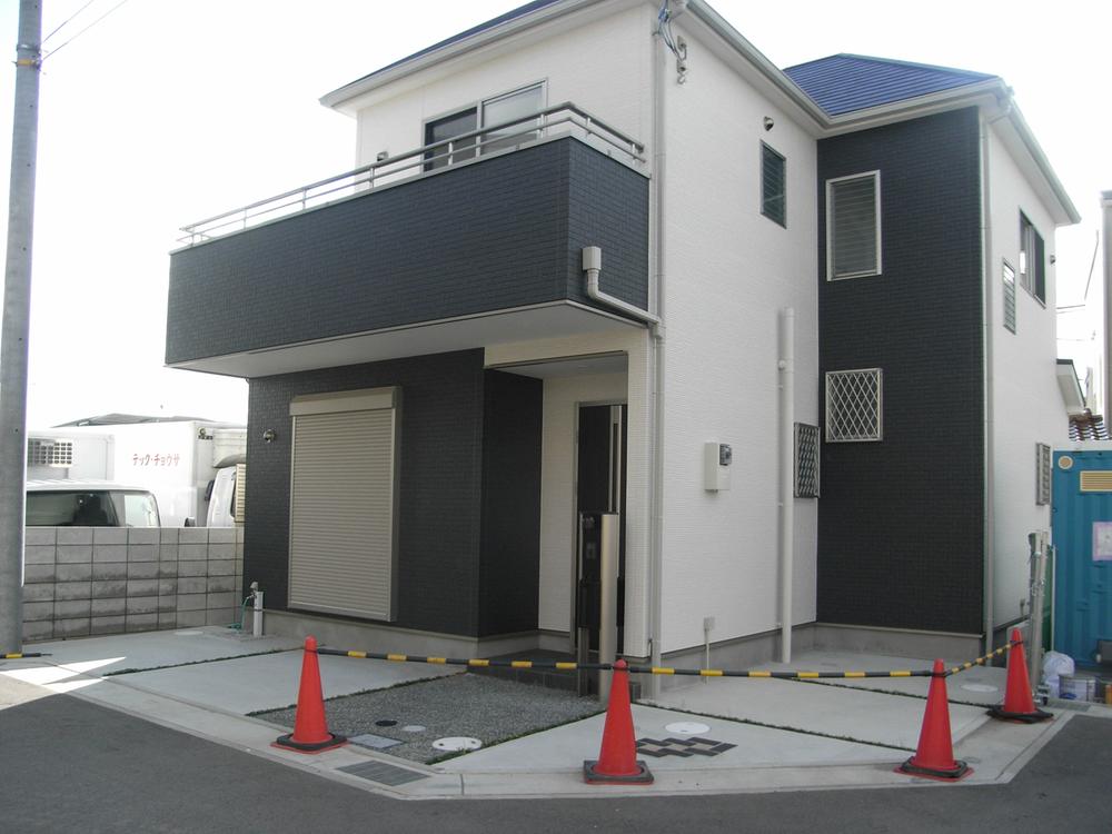 Local appearance photo. Local (10 May 2013) Shooting