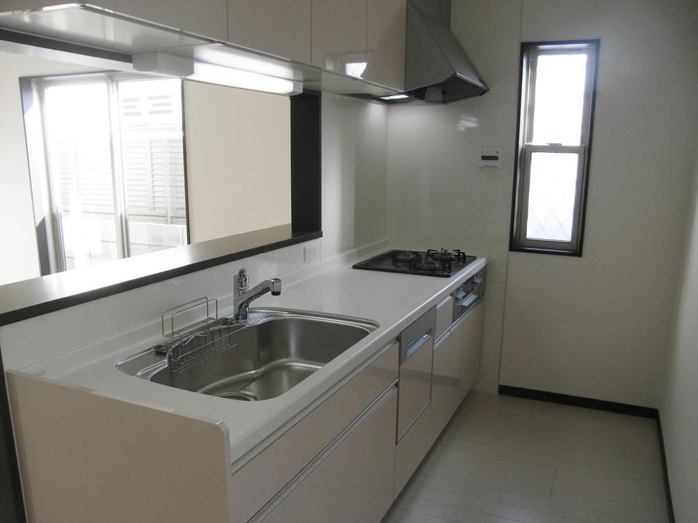 Kitchen. Indoor (10 May 2013) Shooting