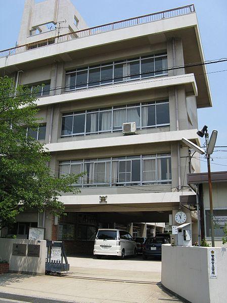 high school ・ College. Itami Itami High School (High School ・ NCT) to 105m