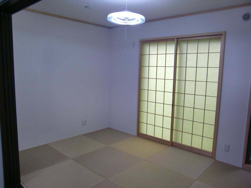 Non-living room. Indoor (12 May 2013) Shooting