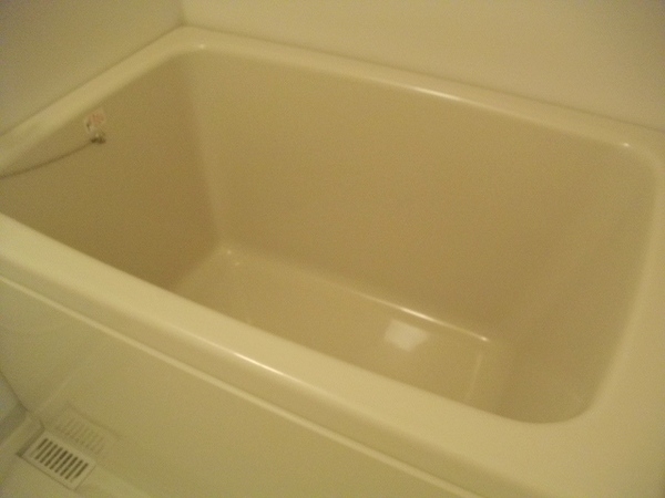 Bath. It feels a new replacement already! !