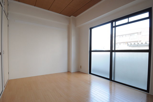 Other room space. Already cross stuck in place