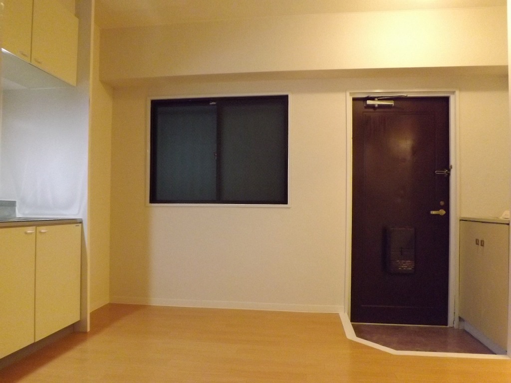 Living and room. please look! This breadth!