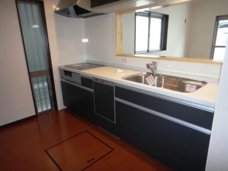 Kitchen. F No. land kitchen photo