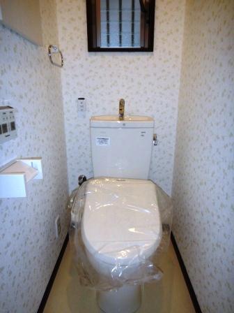 Toilet. Toilet photos of the F No. land