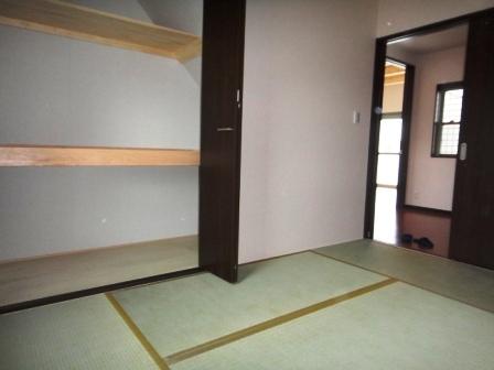 Other introspection. It is a Japanese-style photo of the F No. land