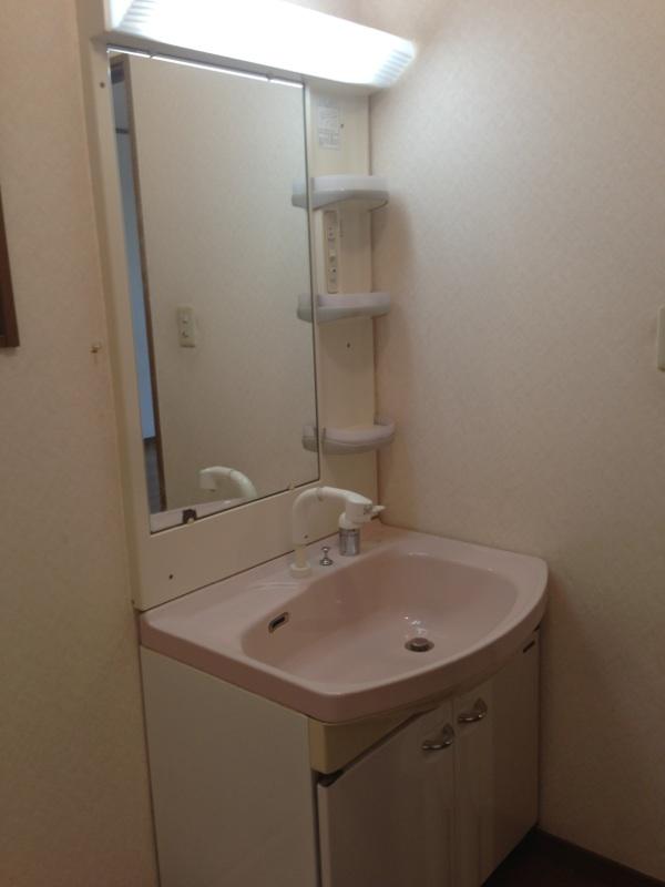 Wash basin, toilet. Indoor (September 2013) Shooting