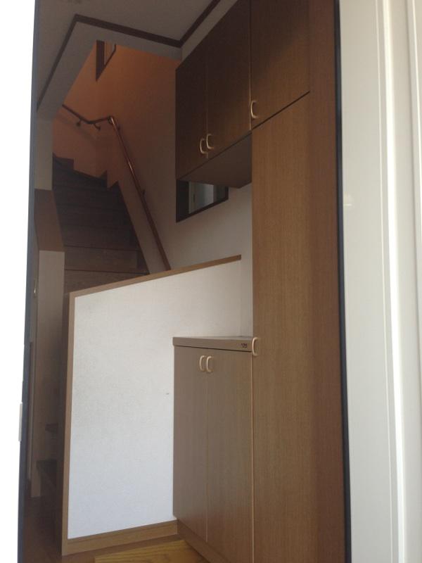 Entrance. Local (September 2013) Shooting