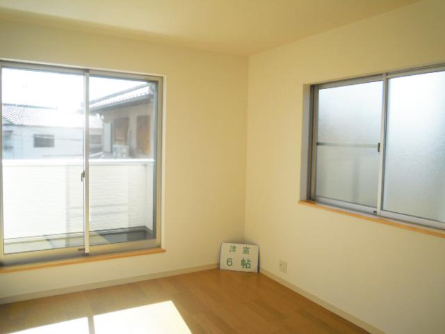 Non-living room. Indoor (10 May 2013) Shooting