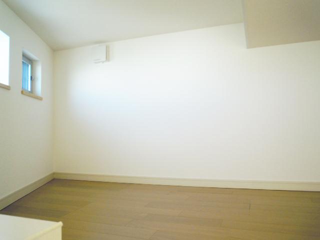 Non-living room. Indoor (10 May 2013) Shooting