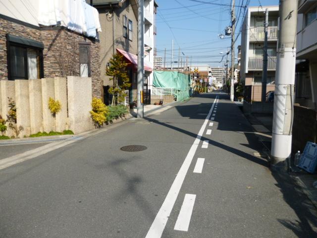 Local photos, including front road. Local (February 2013) Shooting