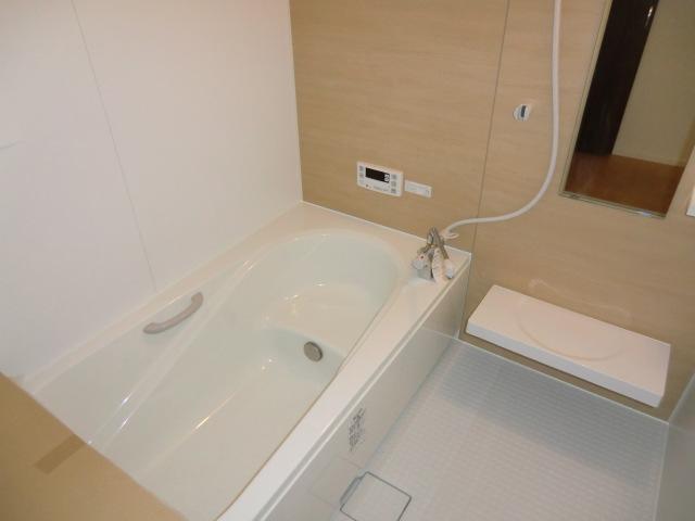 Bathroom. Local photo (bathroom) Bathroom heating dryer, KARARI floor!