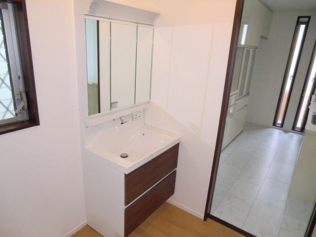 Other Equipment. Local photos (washroom)