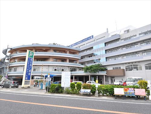 Hospital. 520m to Akashi Tongren Hospital