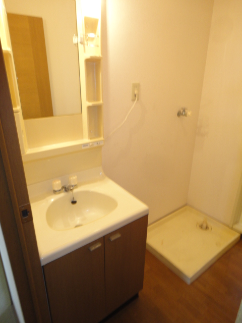 Washroom. Basin dressing room ^^