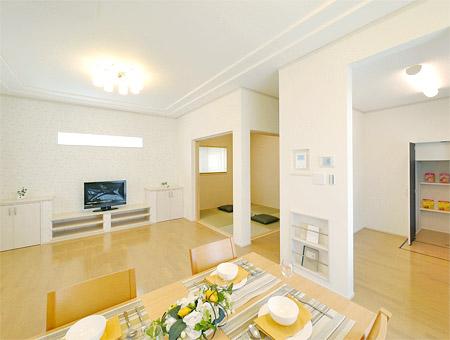 Living.  [No. 8 locations ・ Model house] Ceiling height 2.7m! Living space relaxation with a stylish TV counter. 