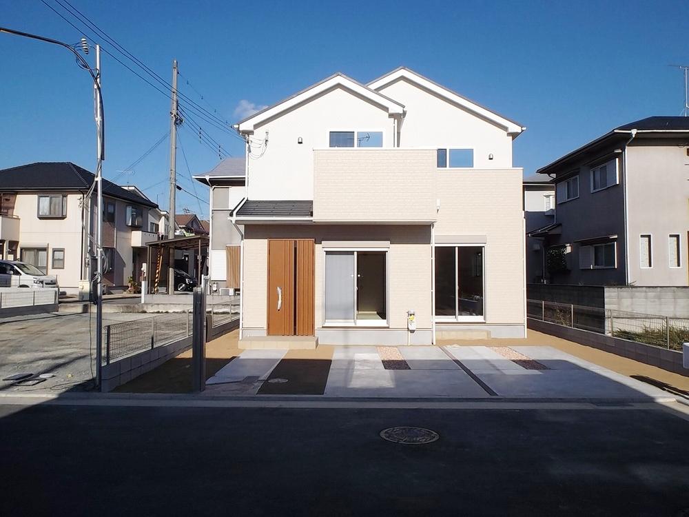 Local appearance photo. Local (11 May 2013) Shooting