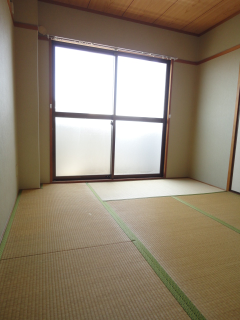 Other room space. Per diem good! Japanese-style room 6 quires ^^
