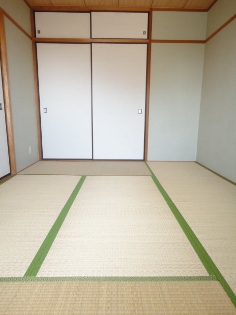 Other room space. Per diem good! Japanese-style room 6 quires ^^