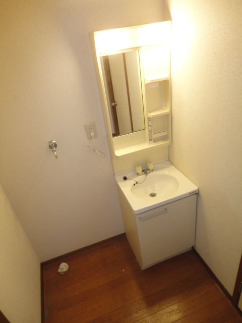 Washroom. Basin dressing room ^^