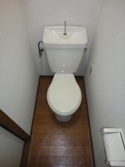 Toilet. bus ・ Toilet Separate!