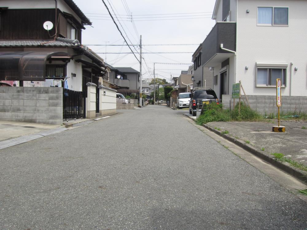 Local photos, including front road.  ◆ Local (April 2013) Shooting