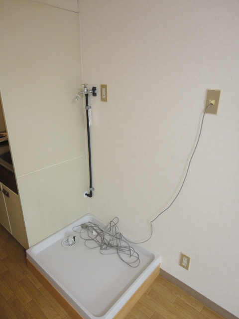 Other room space. Washing machine in the room will be established!