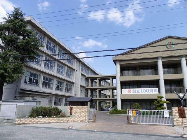 Primary school. Hommock until elementary school 1400m