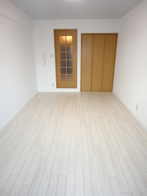 Living and room. Balcony - Western-style 8 pledge from ^^