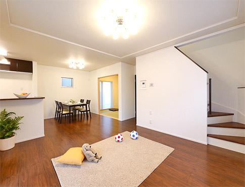 Living. 8-5 No. land ・ Model house