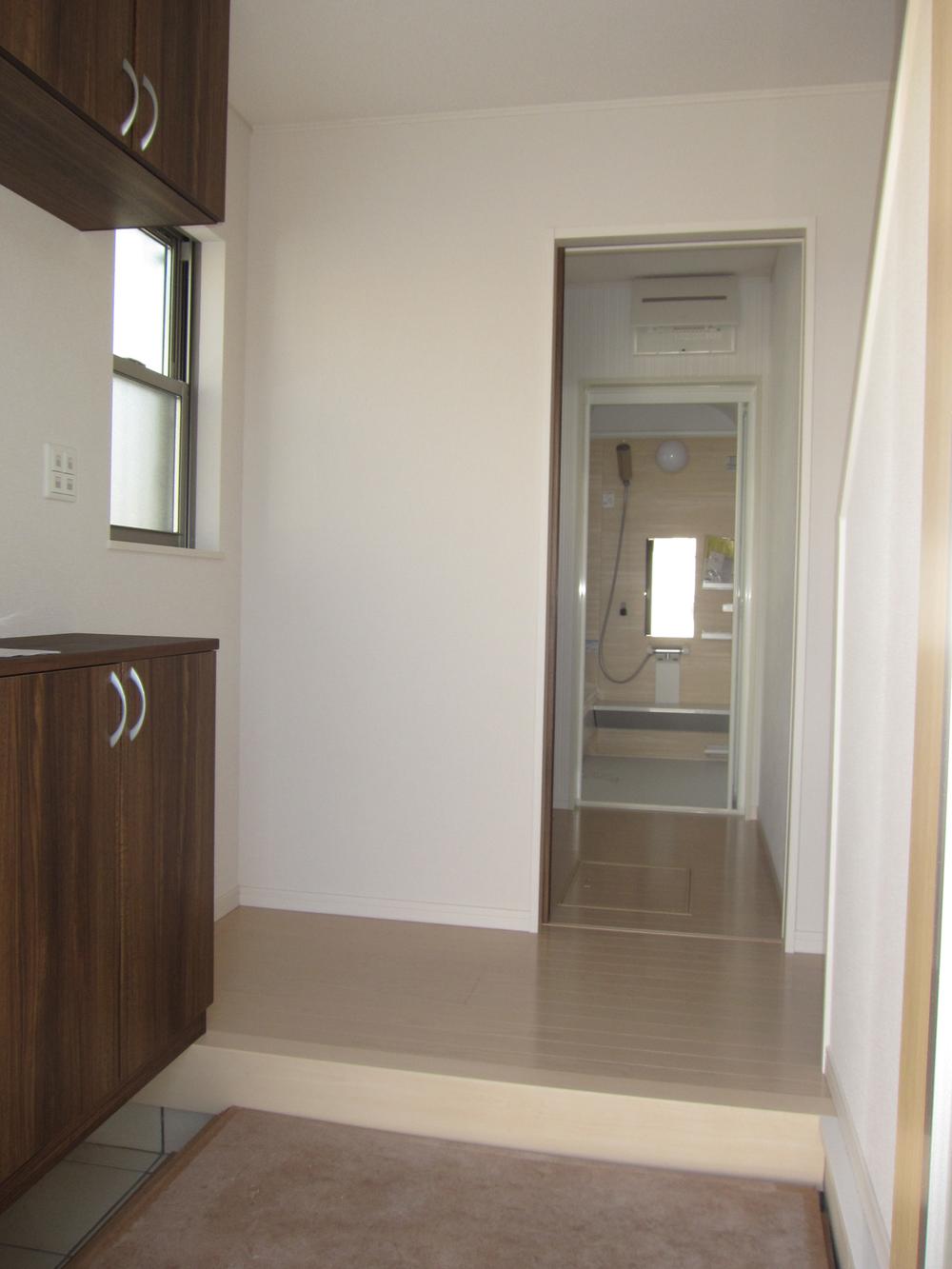 Entrance. ◆ Entrance (December 2013) Shooting