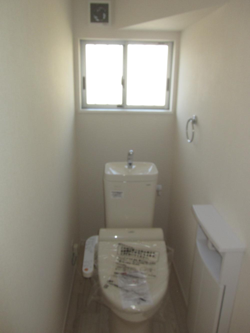 Toilet. ◆ Toilet (December 2013) Shooting