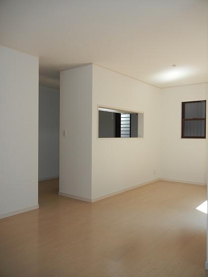 Same specifications photos (living)