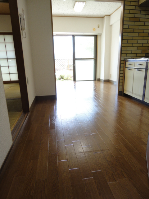 Living and room. Per diem good! LDK9 Pledge ^^