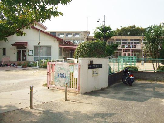 kindergarten ・ Nursery. Kakogawa Municipal Hatosato to kindergarten 1798m