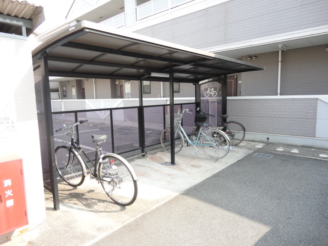 Other common areas. Bicycle-parking space!