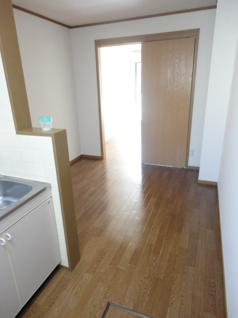 Living and room. 6.6 Pledge is DK!