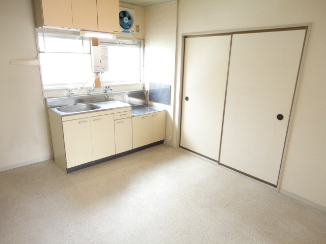 Kitchen. DK6 Pledge ^^