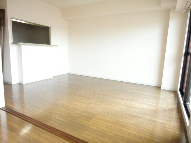 Living and room. Per diem good LDK11 Pledge ^^