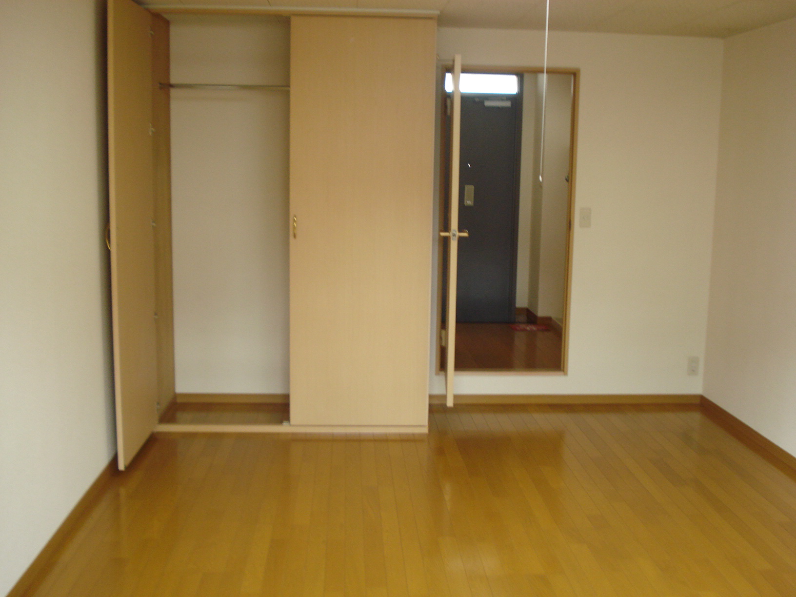 Other room space. Large closet