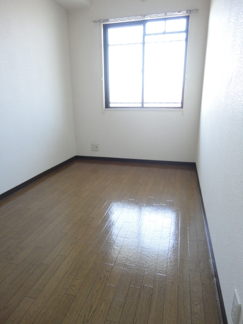 Other room space. Western-style is 4 Pledge!