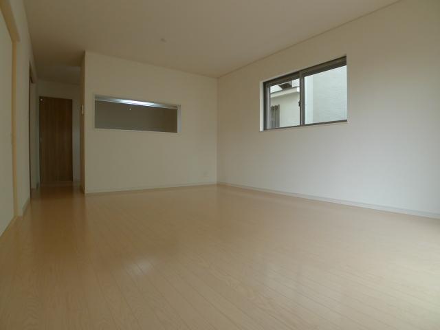 Same specifications photos (living). Same specifications living dining