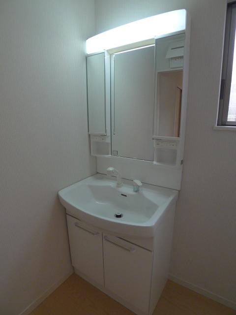 Same specifications photos (Other introspection). Same specifications shampoo dresser