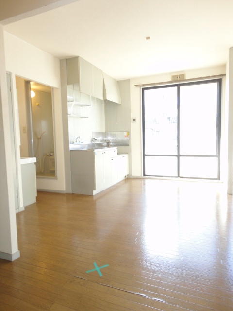 Living and room. Per diem good! LDL10.5 Pledge ^^