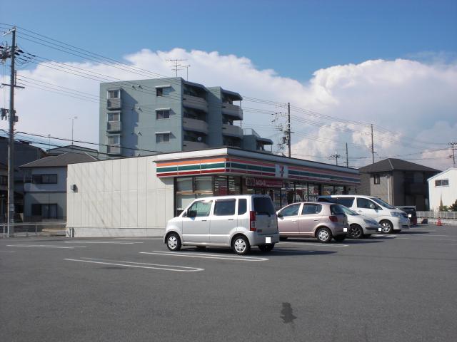 Convenience store. Seven-Eleven Kakogawa Bingo store up (convenience store) 613m