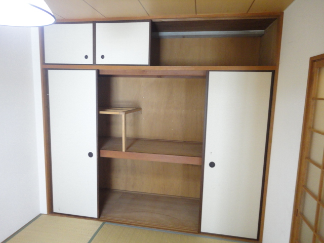 Receipt. Japanese-style room of 6 quires storage space ^^