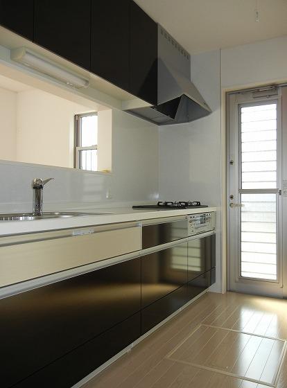 Kitchen. Indoor (11 May 2013) Shooting