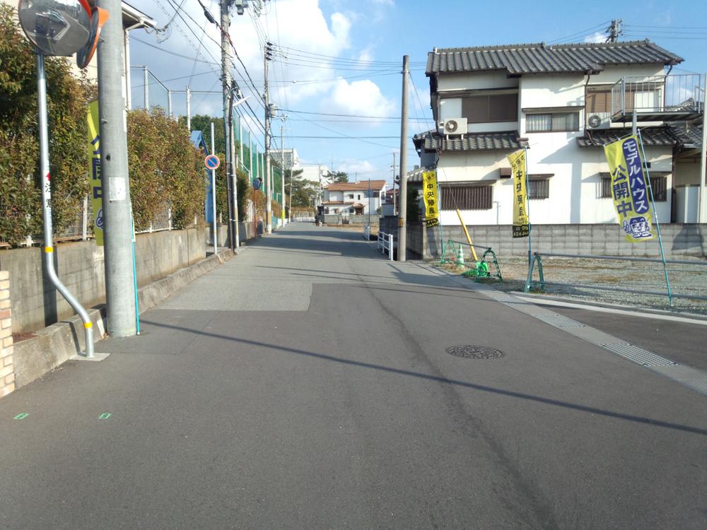 Local photos, including front road. Local (March 2013) Shooting