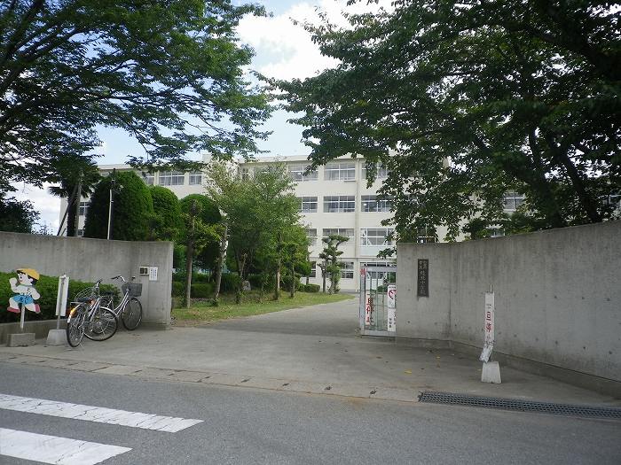 Primary school. 527m to Kakogawa Municipal Ryohoku elementary school (elementary school)